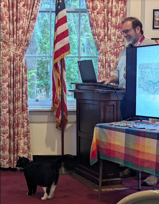 A kitteh interested in history